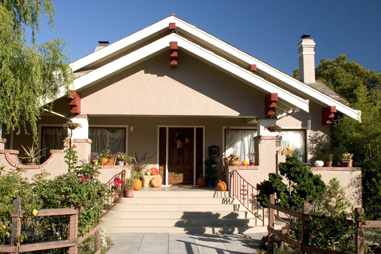 Front of Casa De Kitty in Autumn Front of Casa De Kitty in Autumn