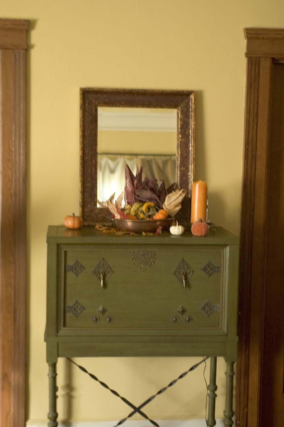 Living Room Desk in Autumn Living Room Desk in Autumn